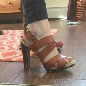 Super cute leather strap Schutz sandal